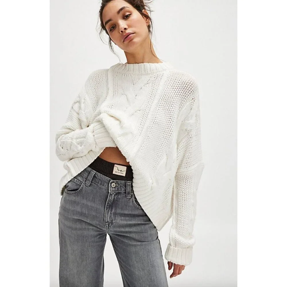 Free People In A Daze Cable Knit Sweater Size Medium in White Chunky Knit